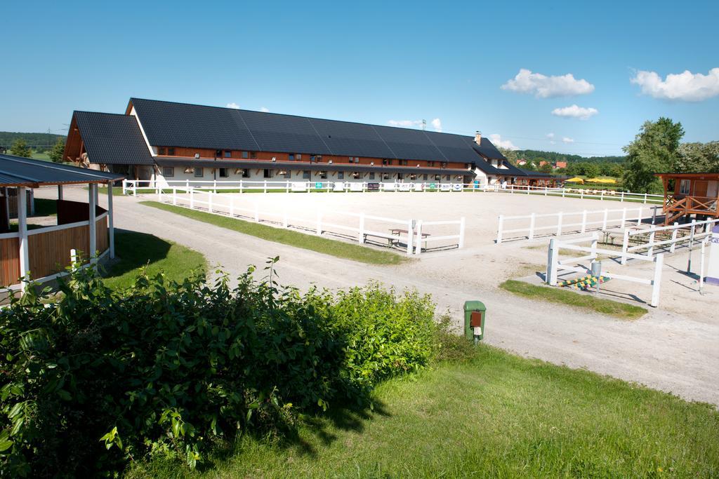 Farma Ptyrov Hotel Mnichovo Hradiště Eksteriør billede
