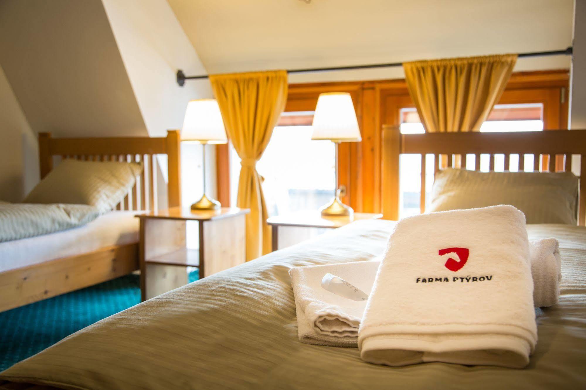 Farma Ptyrov Hotel Mnichovo Hradiště Eksteriør billede