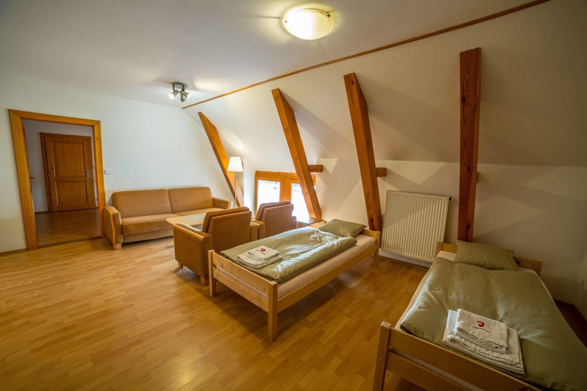 Farma Ptyrov Hotel Mnichovo Hradiště Eksteriør billede